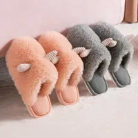 دمپایی رو فرشی پشمی با کفی نرم و راحت